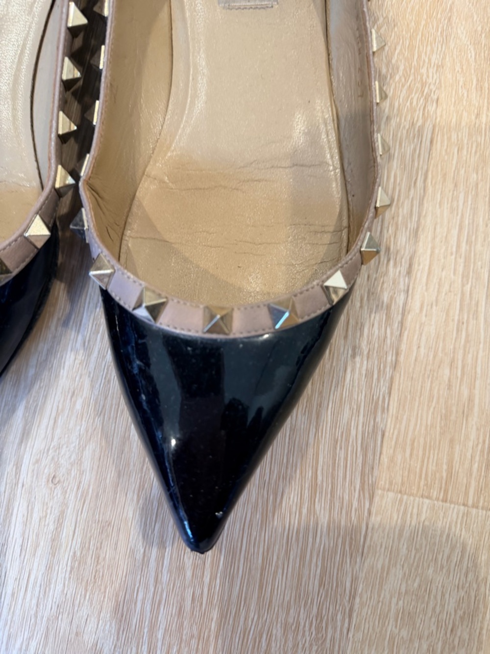 Valentino Black Patent Pointed Toe Rockstud Flats with Nude Trim - Picture 2 of 8